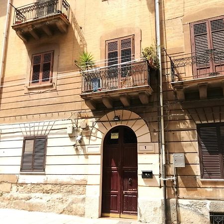 ホテル Guastella House パレルモ エクステリア 写真